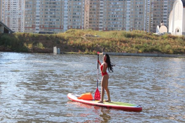 shaman-sup-board-girl-on-the-river